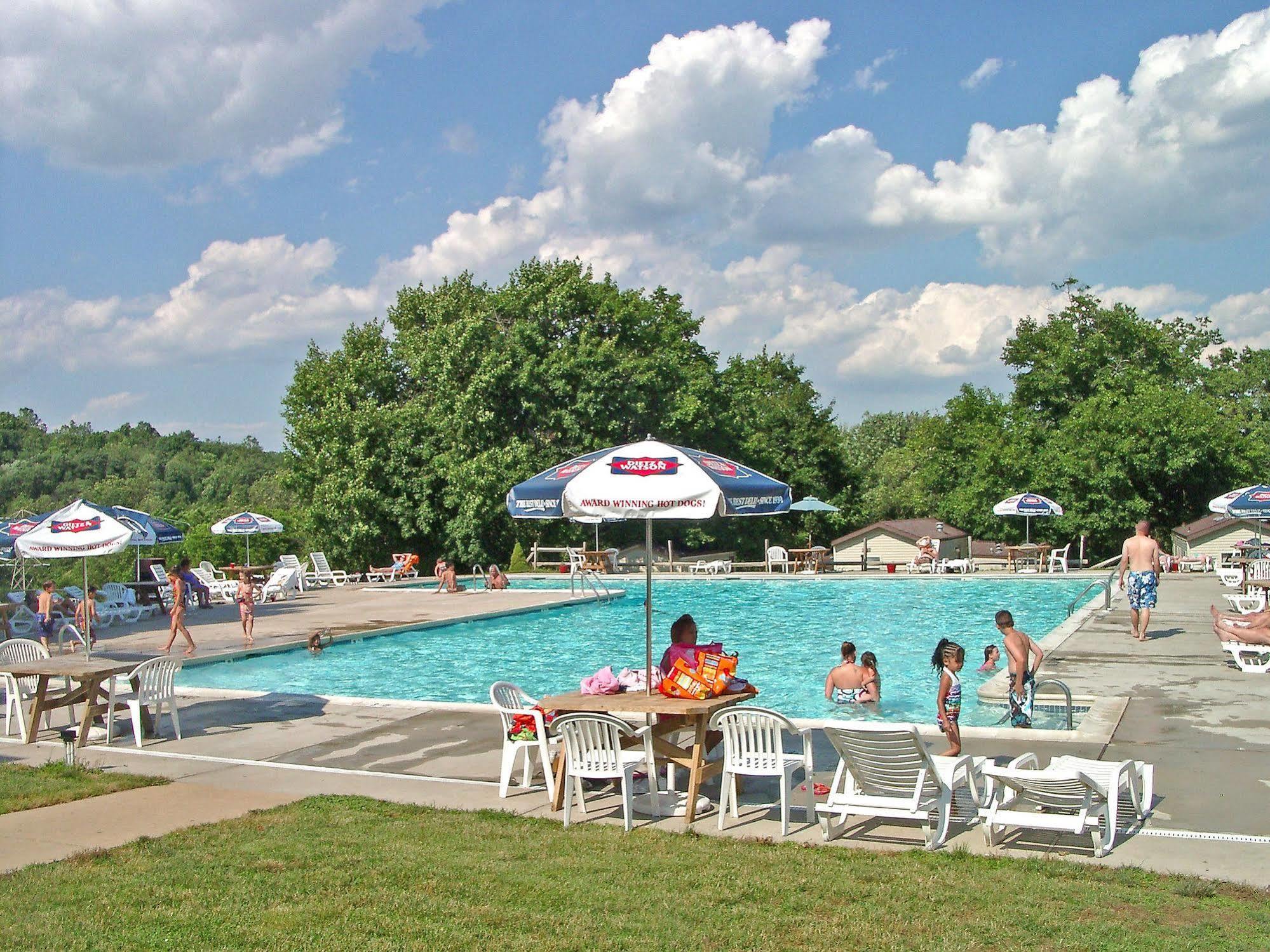 Circle M Rv & Camping Resort - Caravan Park Millersville Exterior foto